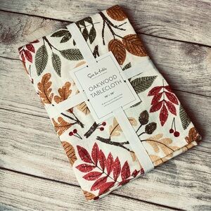 NWT Sur La Table Oakwood Tablecloth 70 x 70